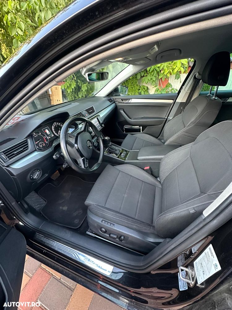 Skoda Superb 2.0 TDI DSG Sportline - 9