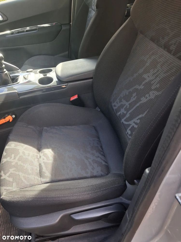 Peugeot 3008 1.6 THP Active - 13