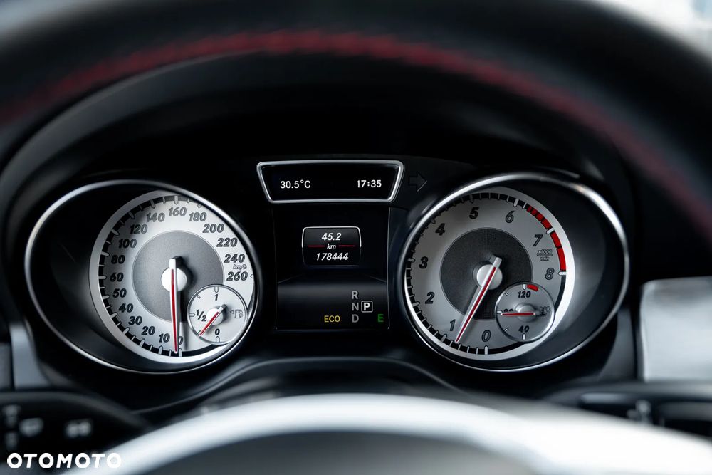 Mercedes-Benz GLA 250 4Matic 7G-DCT AMG Line - 31