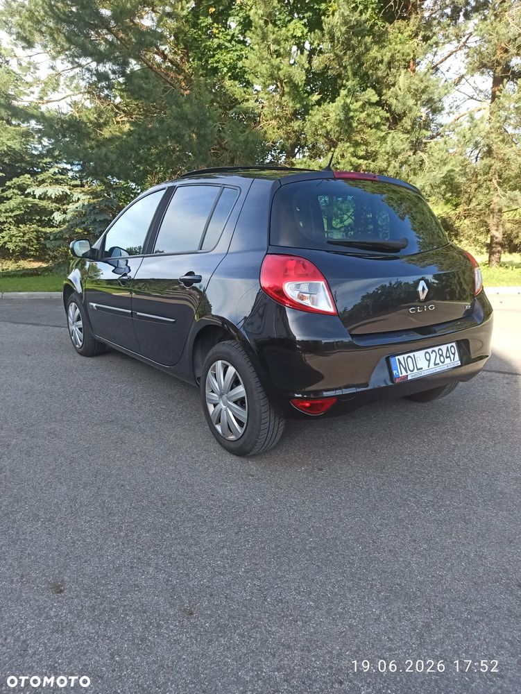 Renault Clio TCe 100 nightDay - 3