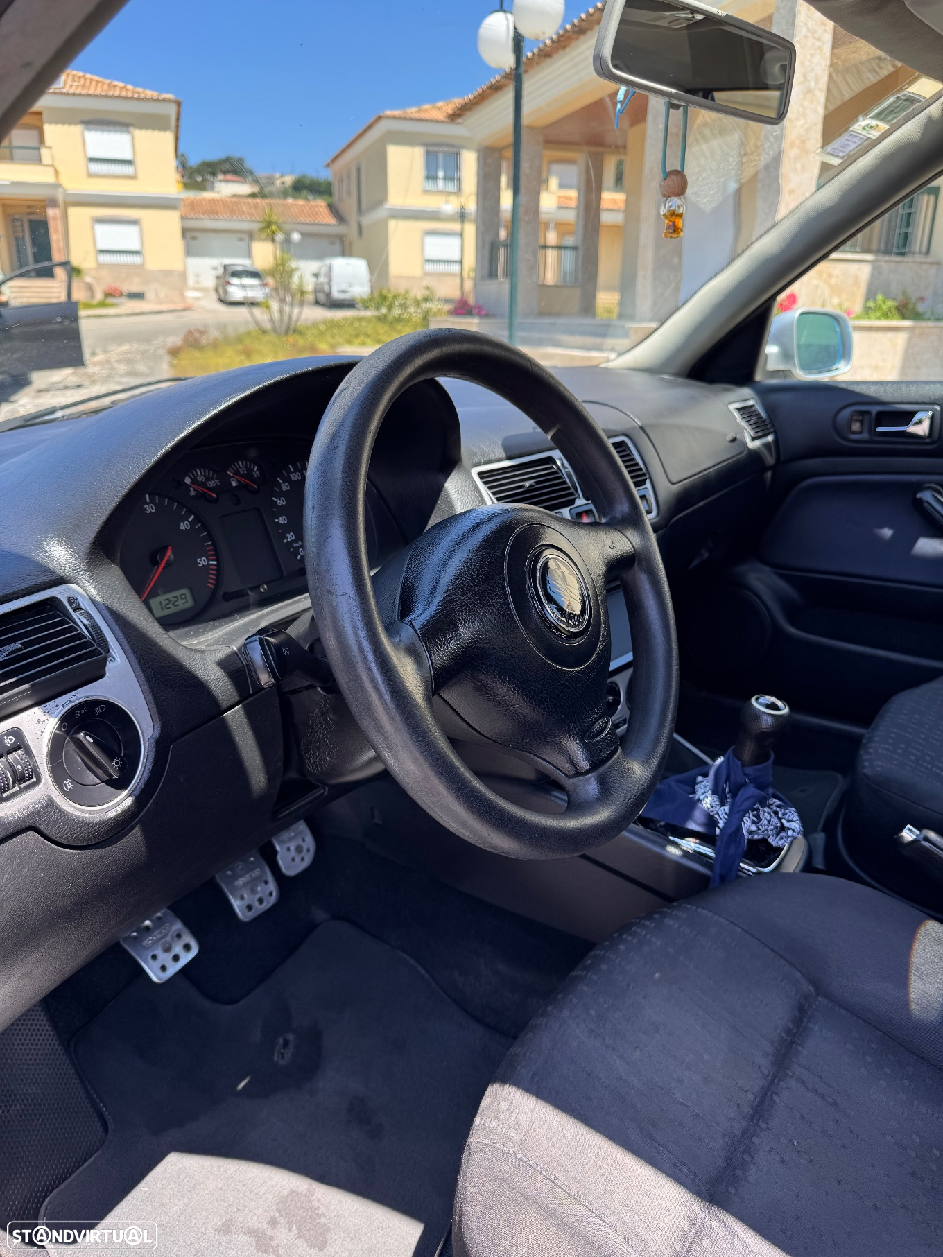 VW Golf 1.9 TDi 25 Anos - 9