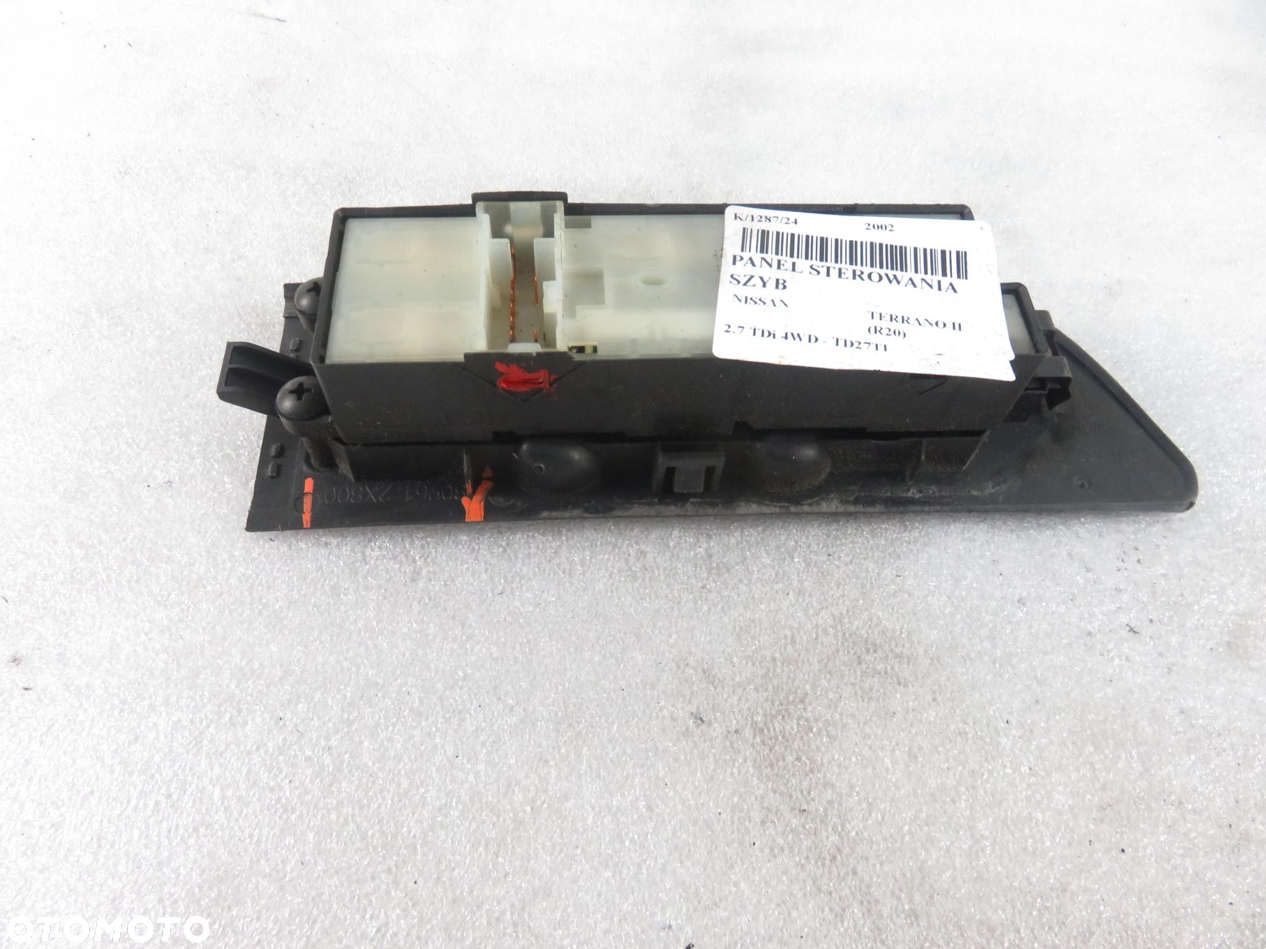 PANEL SZYB NISSAN TERRANO II (R20) 809612X800 - 7