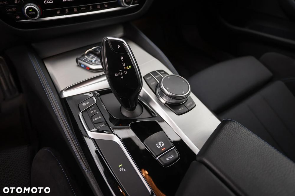BMW Seria 5 520d M Sport Edition - 33