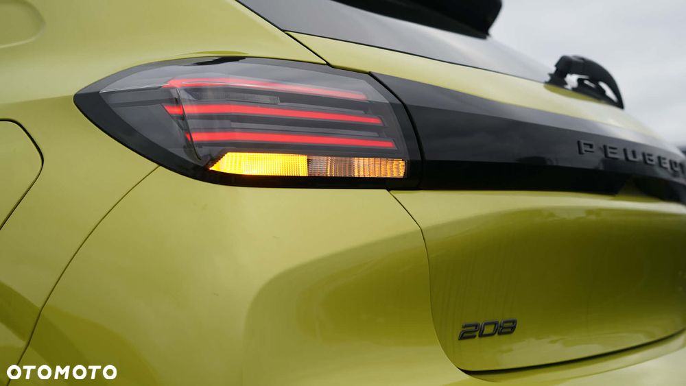 Peugeot 208 - 4