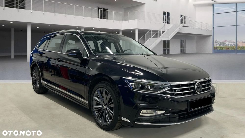 Volkswagen Passat - 1