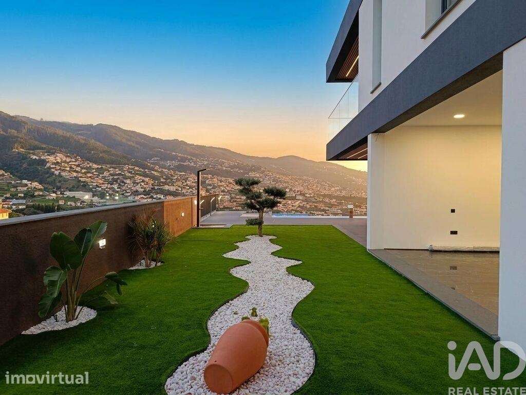 Casa / Villa T3 em Santo António de 255 m2 - Grande imagem: 3/23