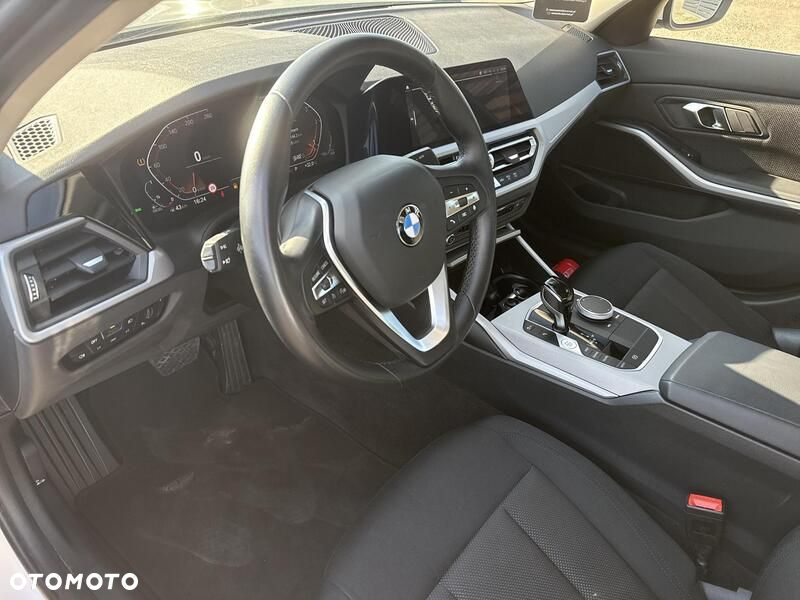 BMW Seria 3 - 10
