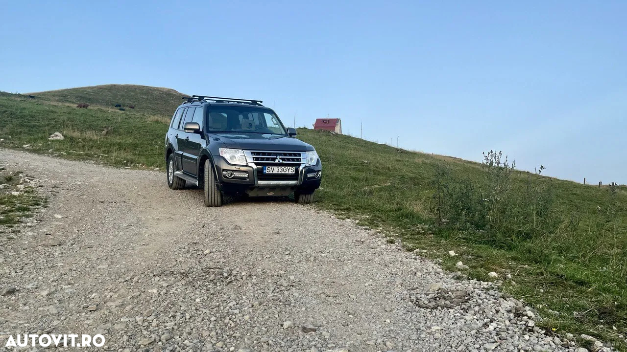 Mitsubishi Pajero - 33