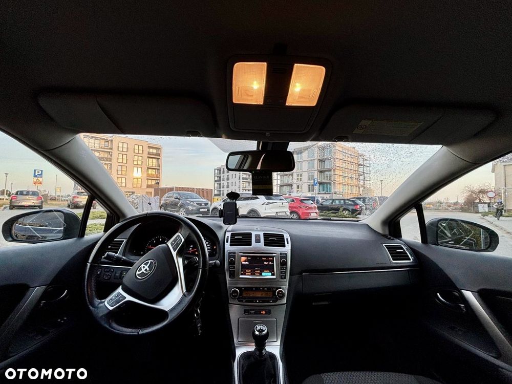 Toyota Avensis 2.0 D-4D Comfort - 16