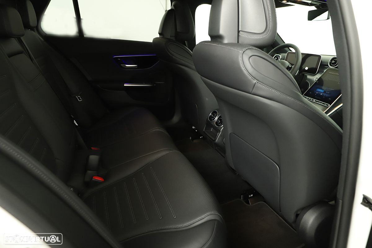 Mercedes-Benz C 300 e AMG Line - 26