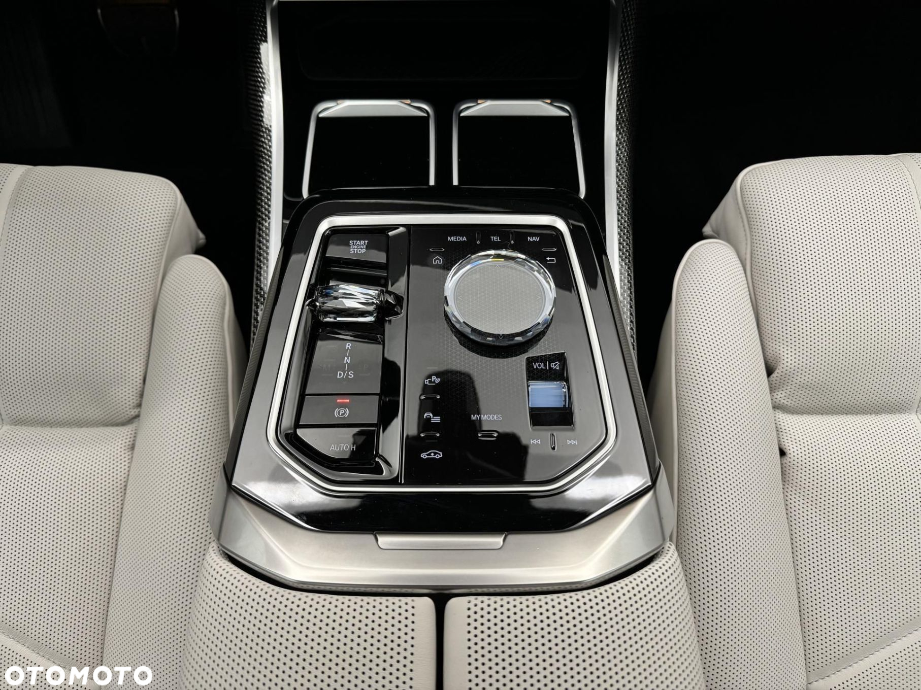 BMW Seria 7 - 37