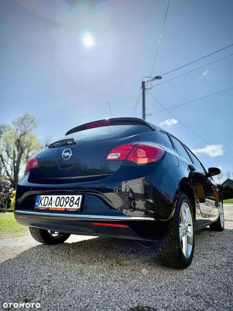 Opel Astra 1.4 T Enjoy - 11