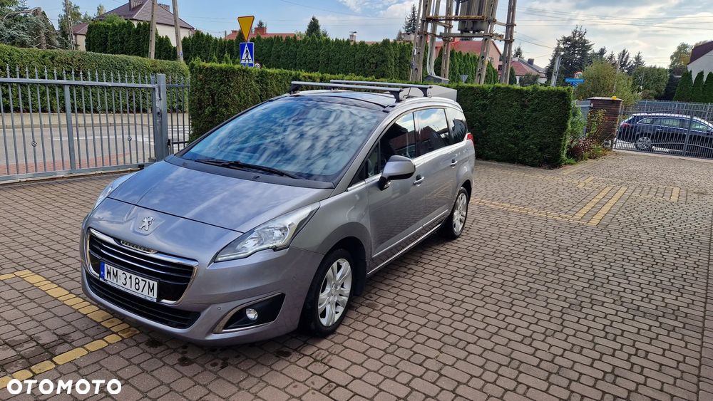Peugeot 5008 HDI 115 Allure - 2