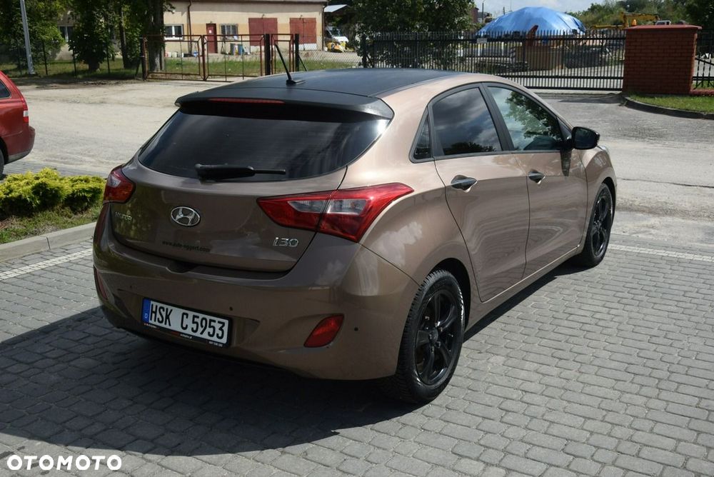Hyundai i30 1.4 Premium - 12