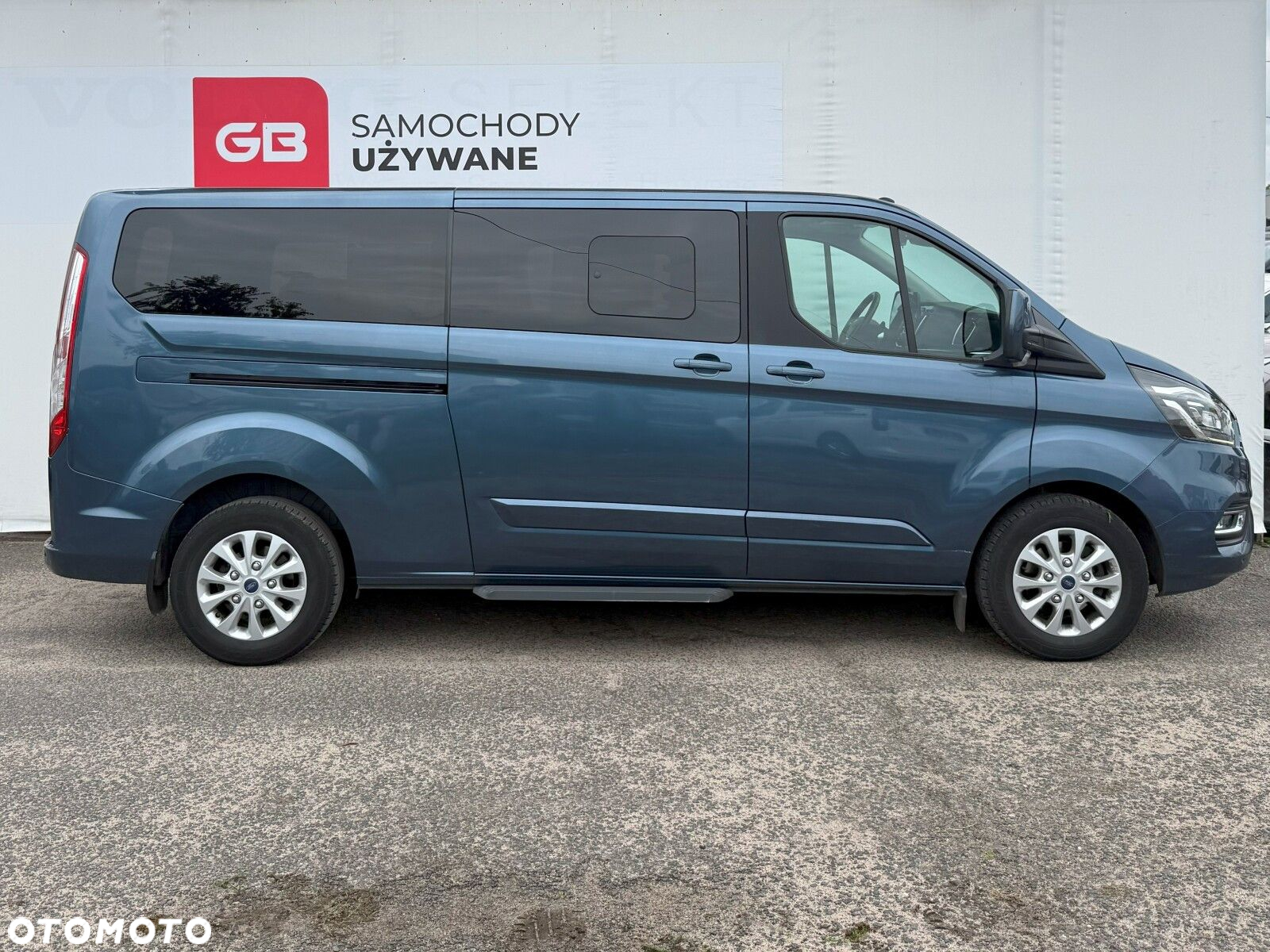 Ford Tourneo Custom - 8