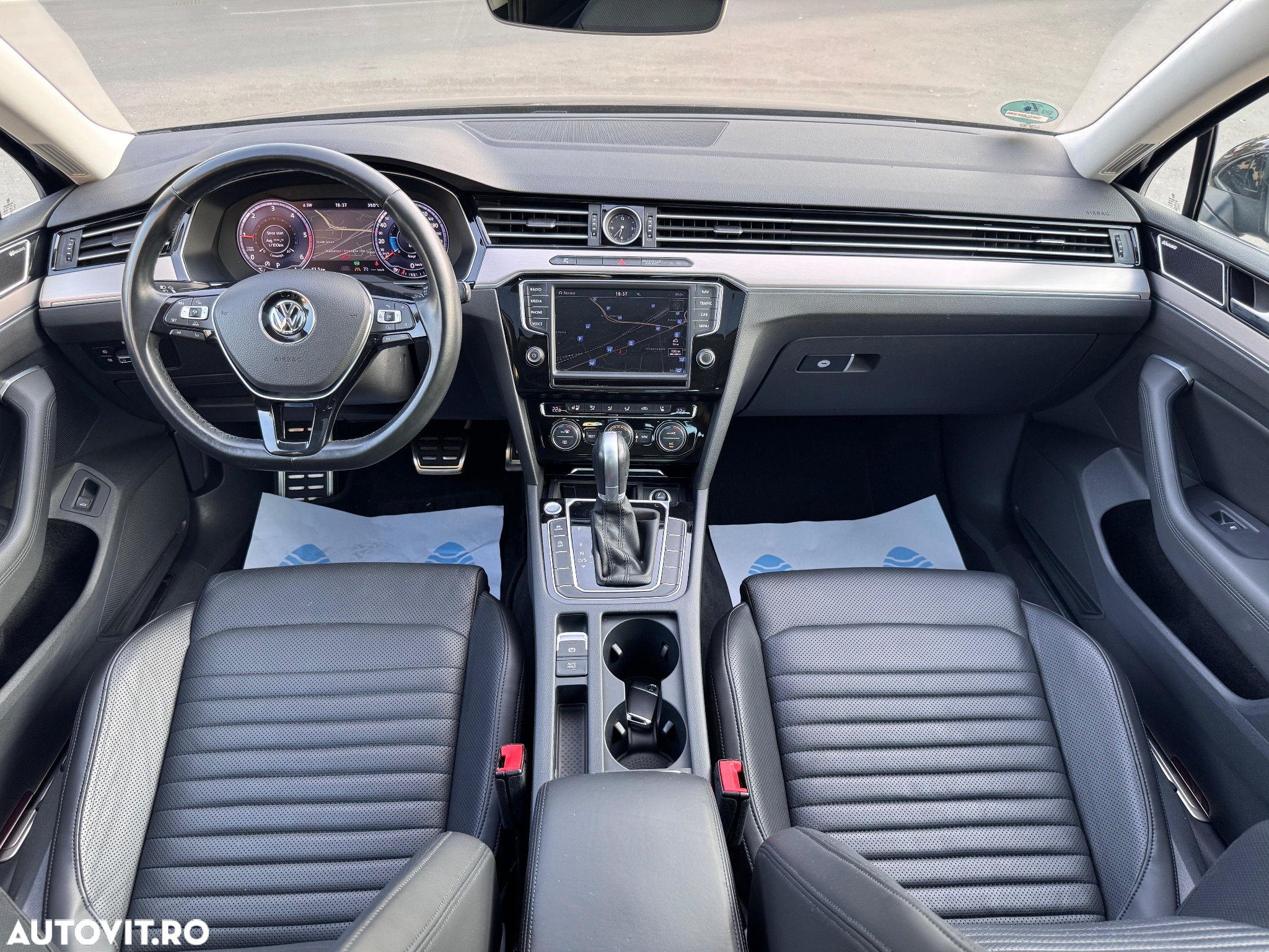 Volkswagen Passat Variant 2.0 TDI DSG Highline - 29