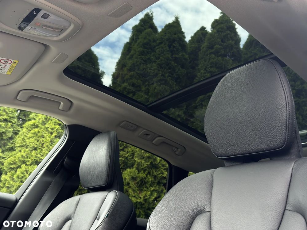 Volvo XC 60 B4 D AWD Ultimate Dark - 12