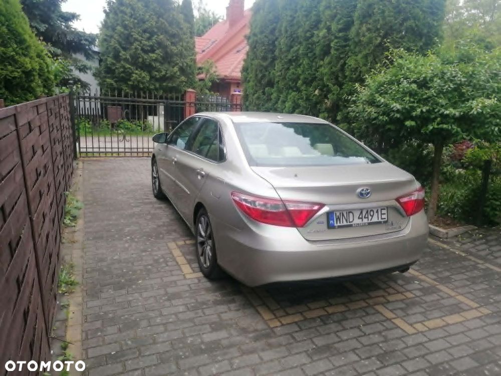 Toyota Camry 2.5 Hybrid LE - 3