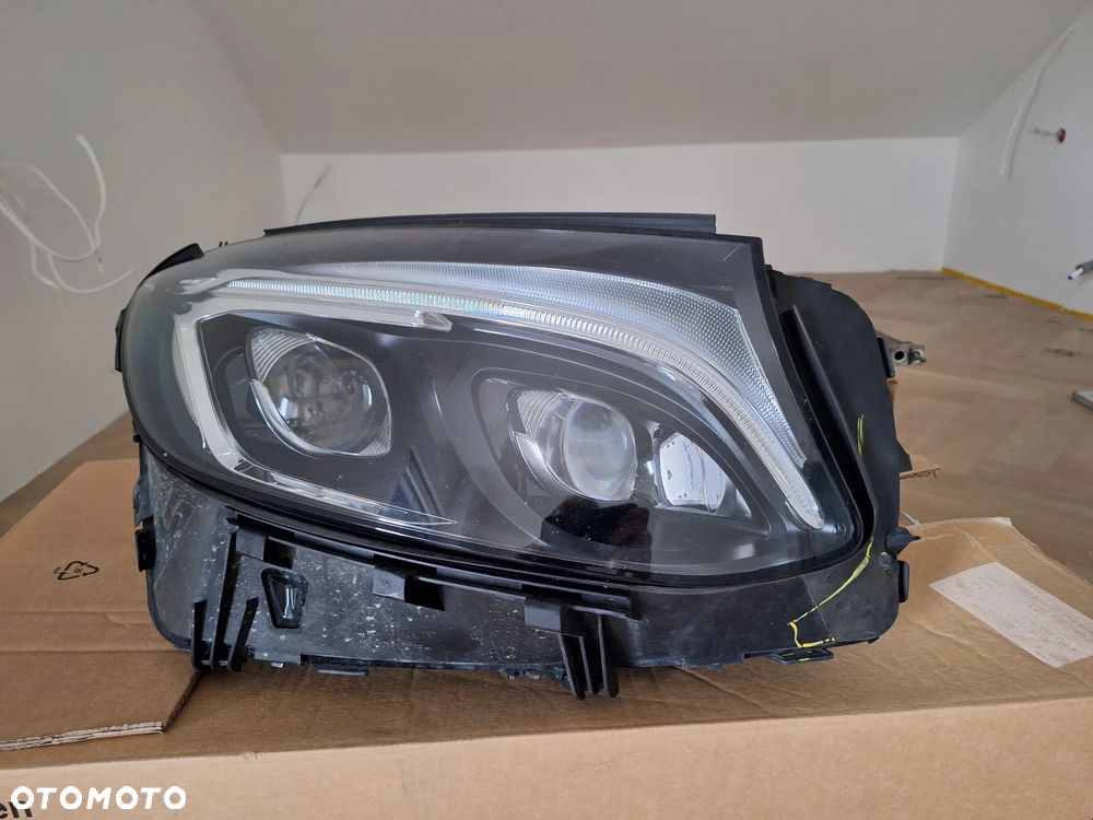 Pas Przedni Lampy zderzak - 13