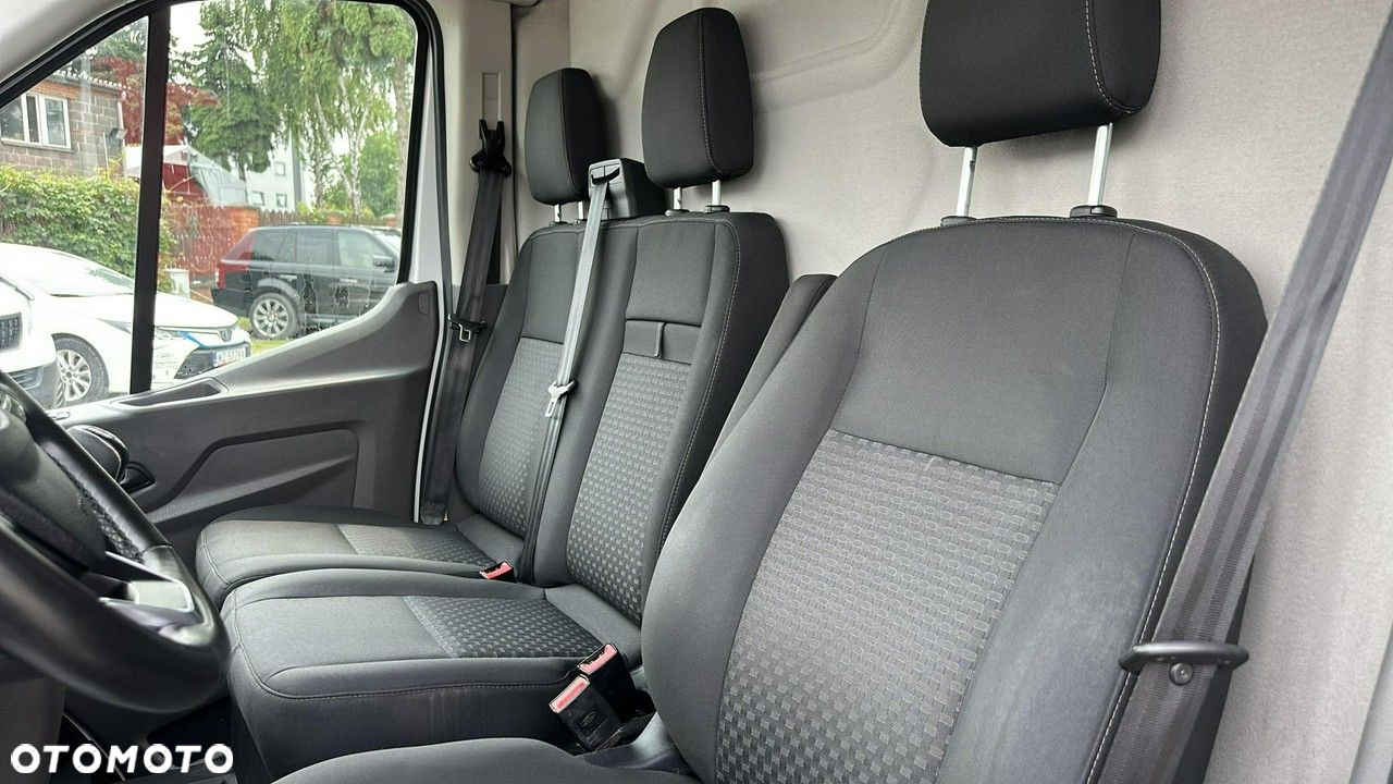 Ford Transit - 12