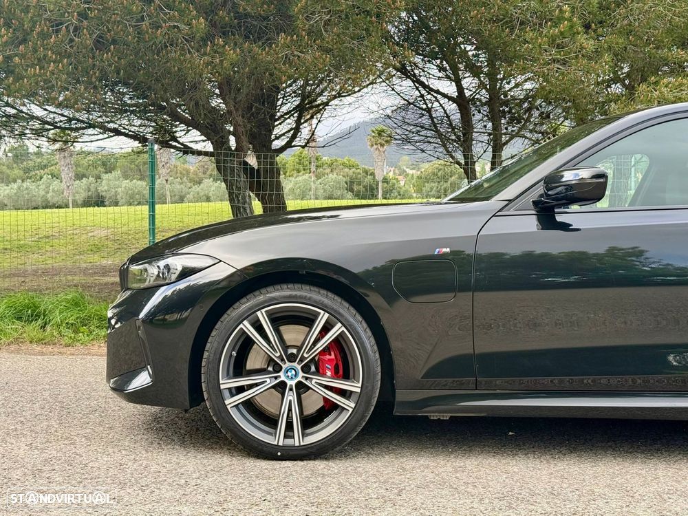 BMW 330 e Pack Desportivo M Pro Auto - 24