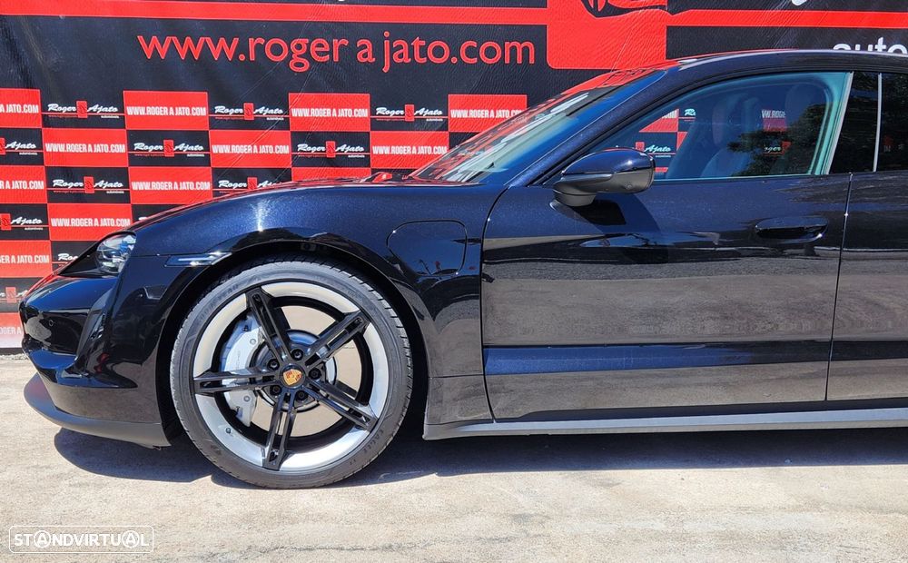 Porsche Taycan - 8
