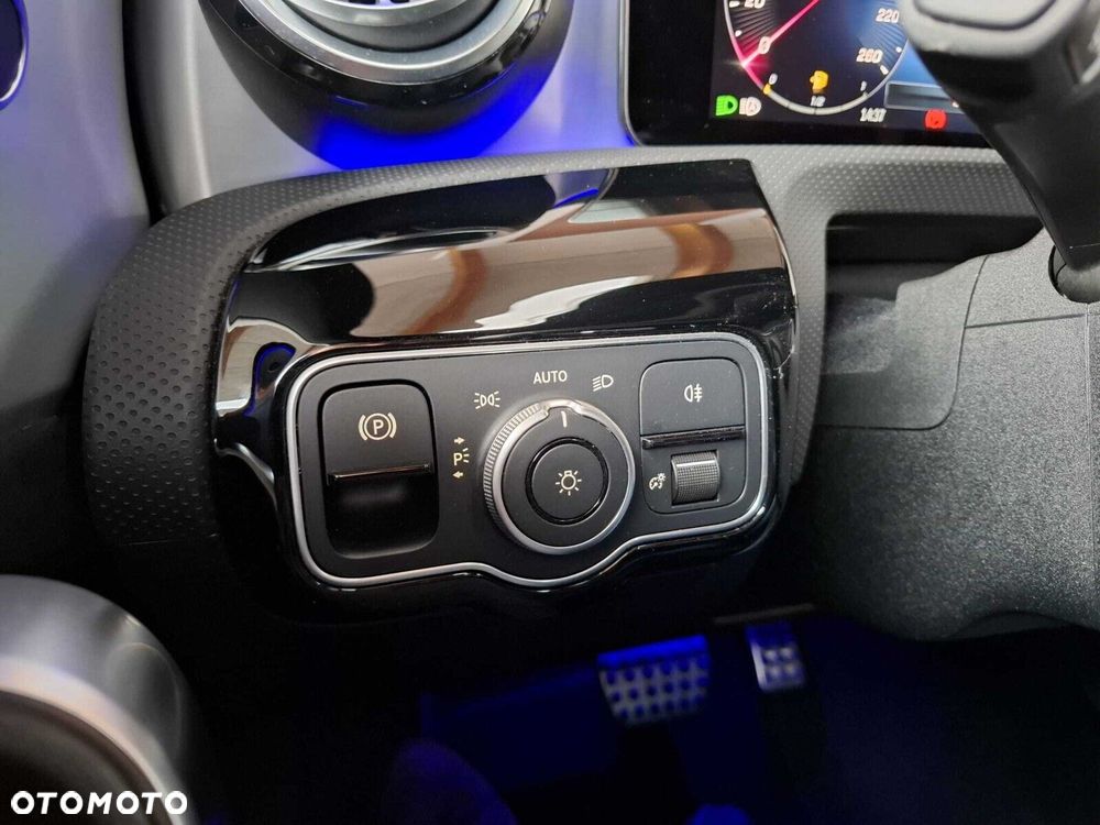 Mercedes-Benz CLA - 18