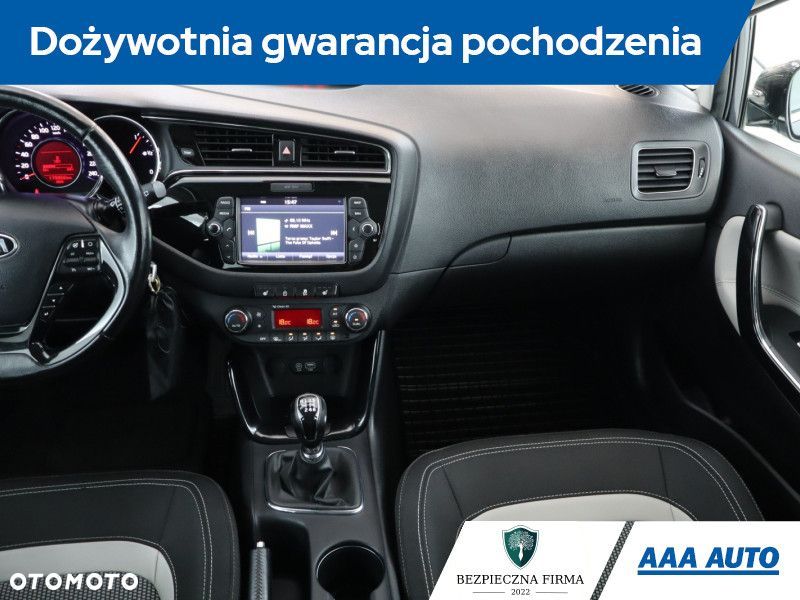 Kia Ceed - 10