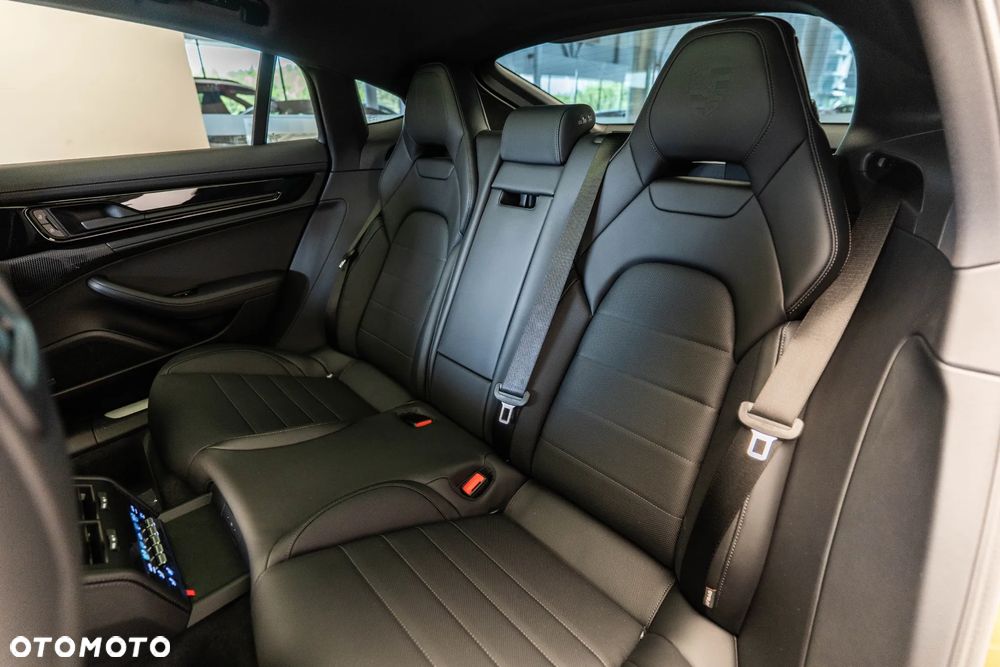 Porsche Panamera 4 - 13