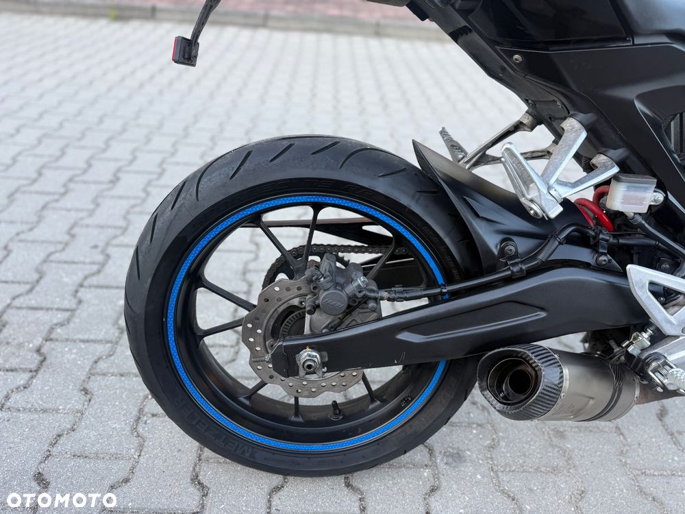 Honda CB - 12