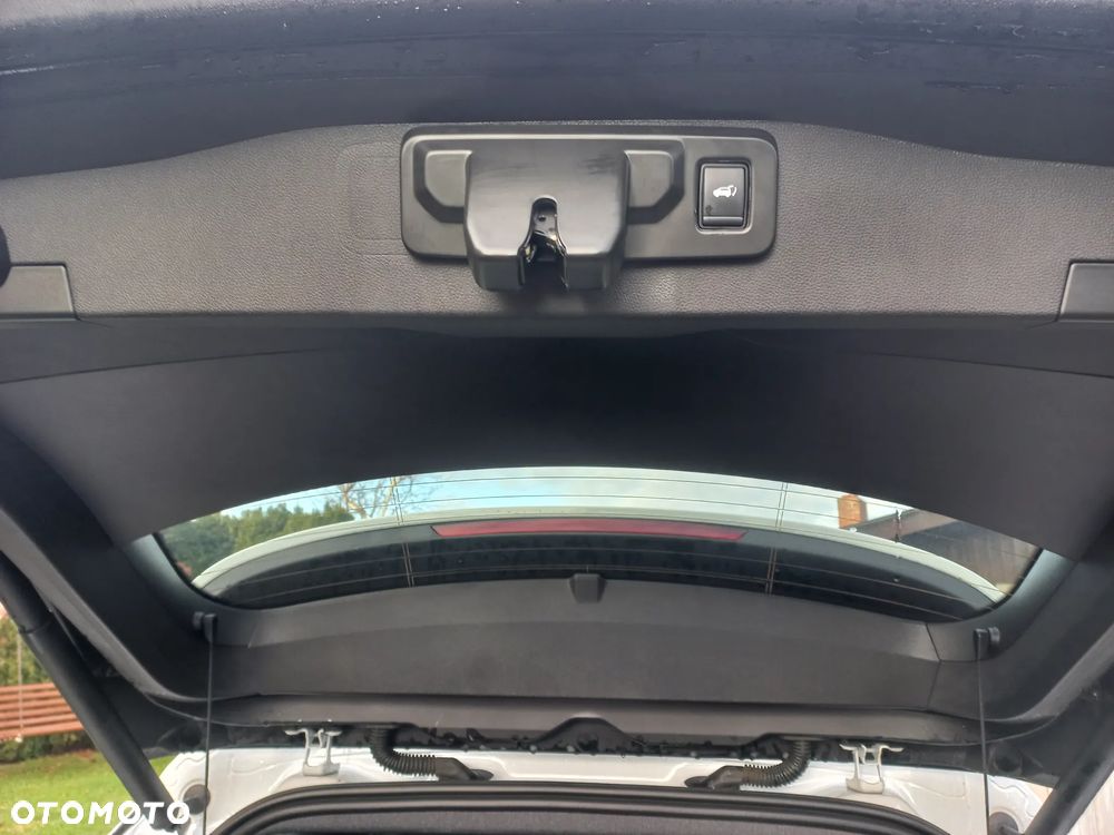 Renault Austral 1.3 TCe mHEV Iconic - 16