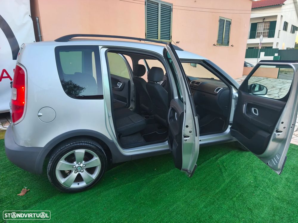 Skoda Roomster 1.4 TDI Style II - 2