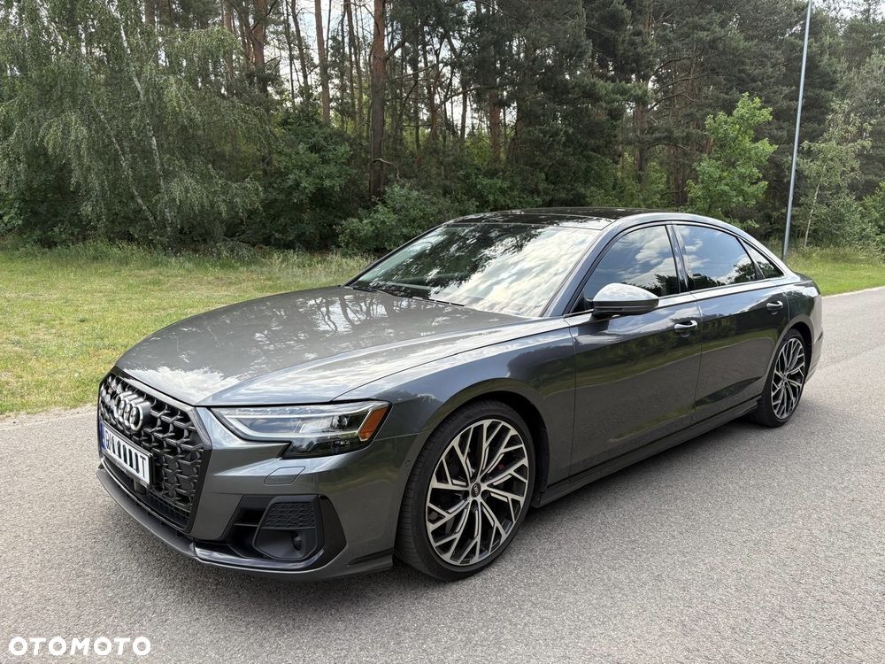 Audi S8 - 1