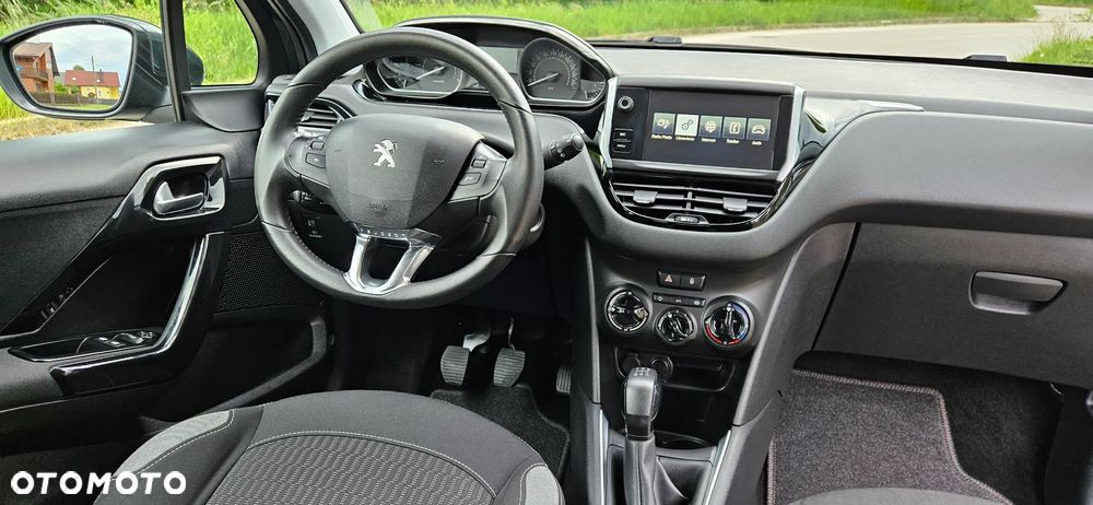 Peugeot 208 - 19