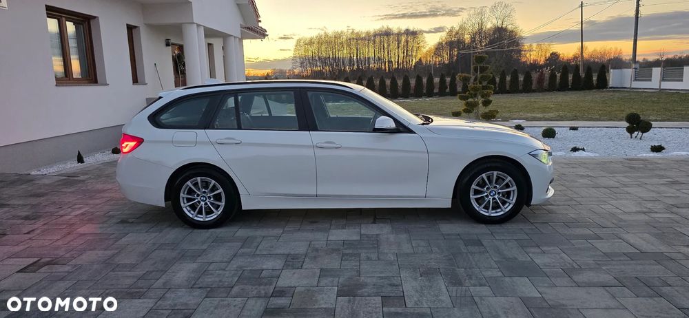BMW Seria 3 320d xDrive Sport Line - 4
