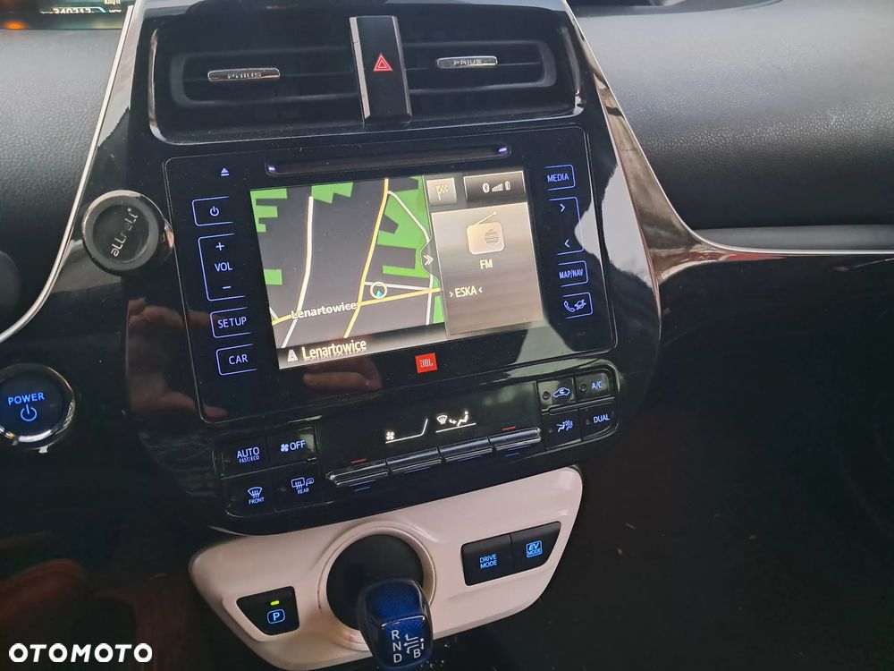 Toyota Prius 1.8 Hybrid Prestige - 8