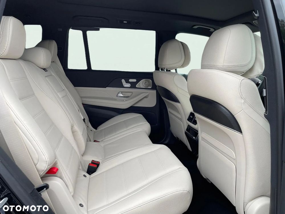 Mercedes-Benz GLS - 23