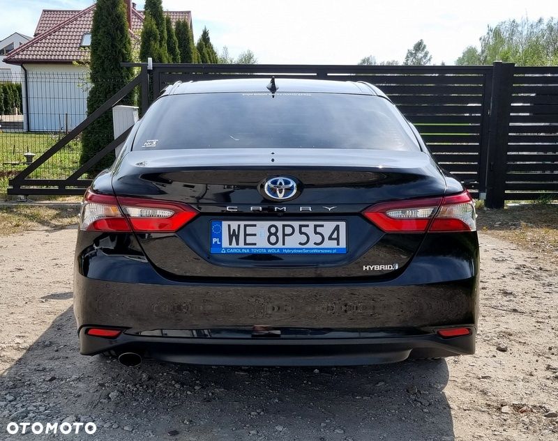 Toyota Camry - 4