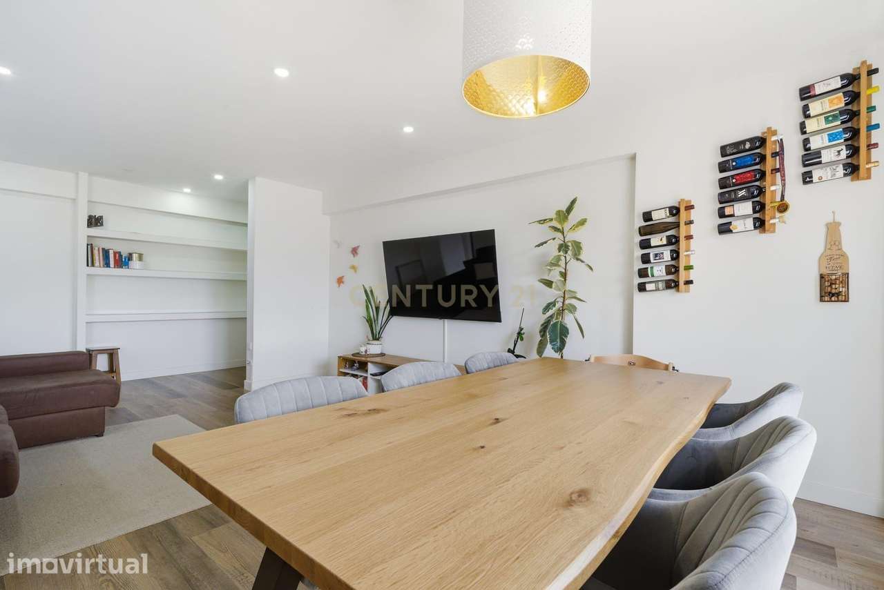 Apartamento T2 Totalmente Renovado com Estacionamento - Grande imagem: 4/32