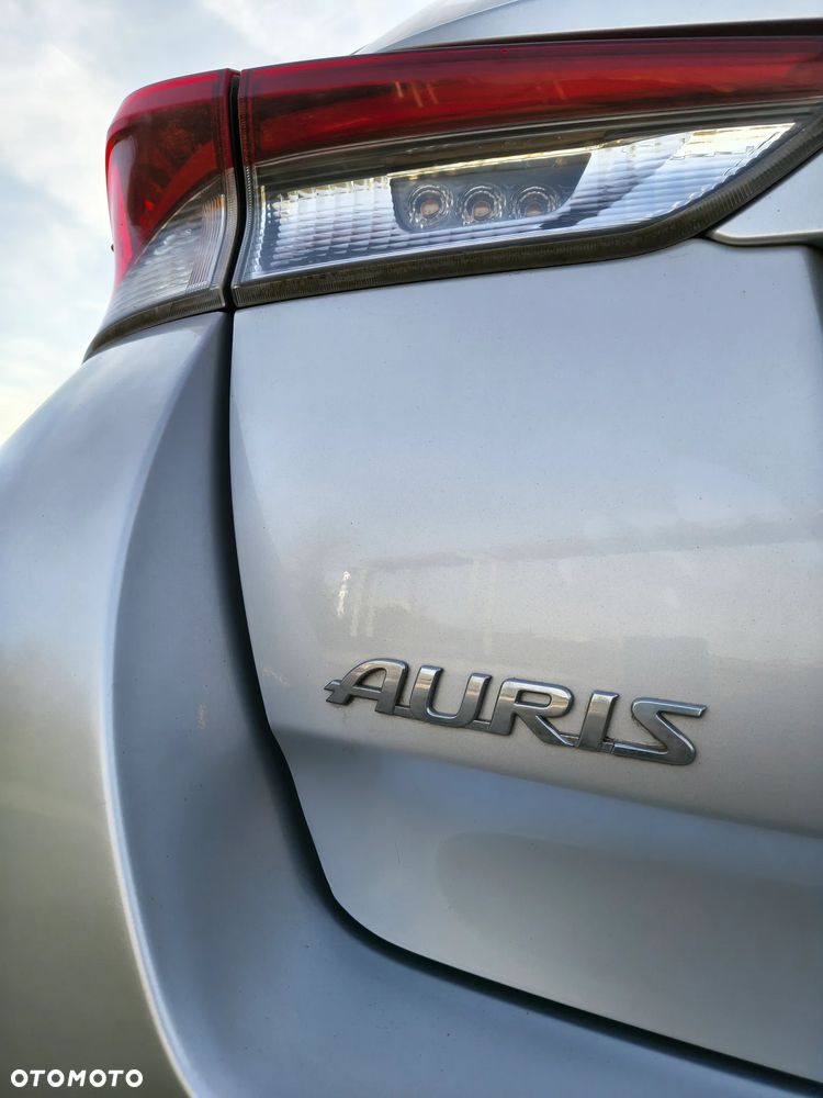 Toyota Auris 1.6 Premium - 8