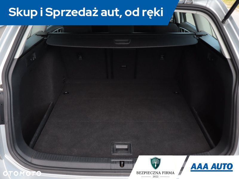 Volkswagen Golf - 14