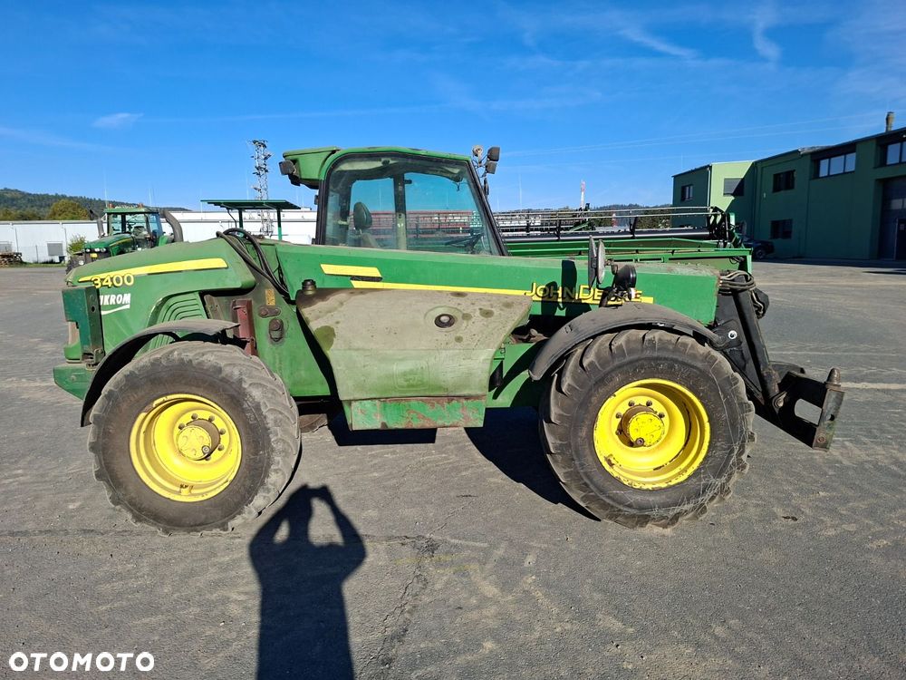 John Deere 3400 4X4 - 4