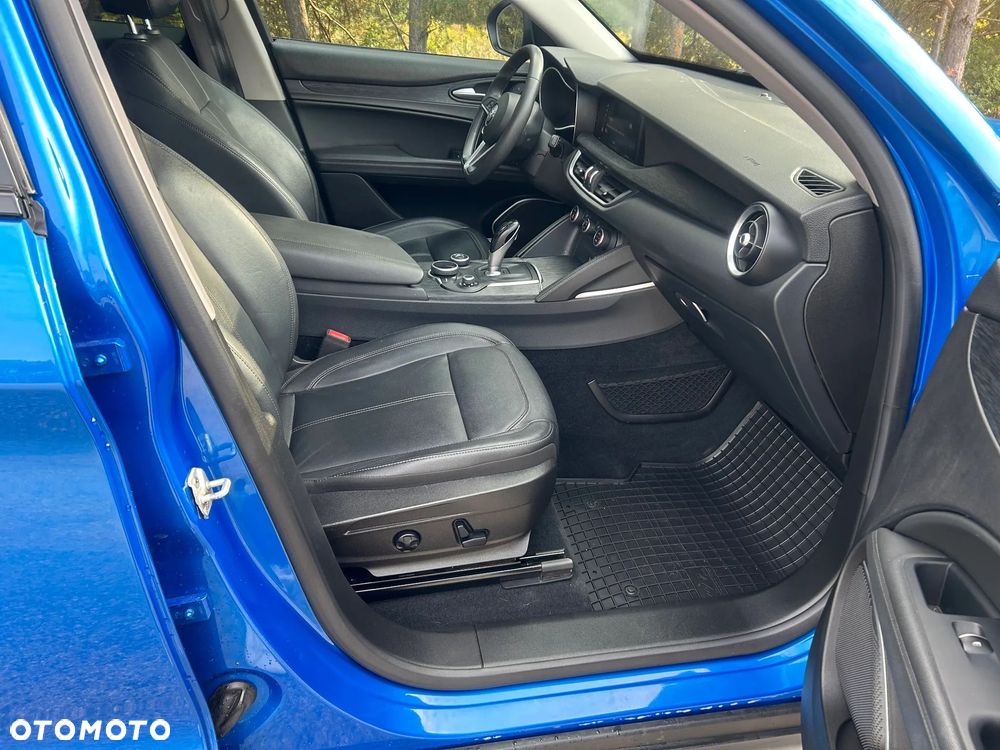 Alfa Romeo Stelvio 2.0 Turbo 16V AT8-Q4 Sprint - 24