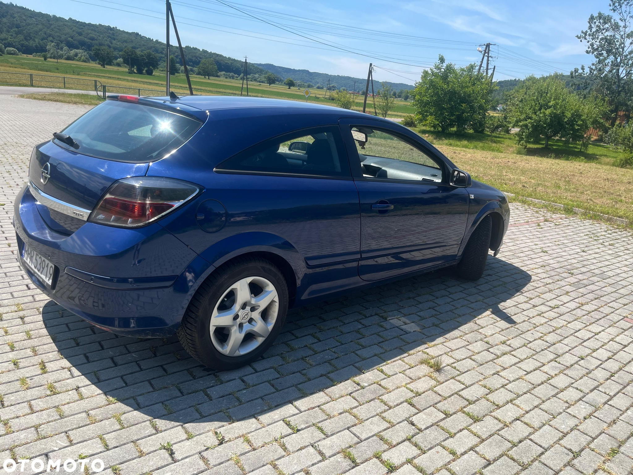 Opel Astra GTC 1.4 - 4