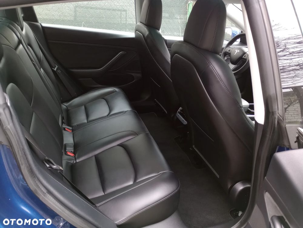 Tesla Model 3 - 11