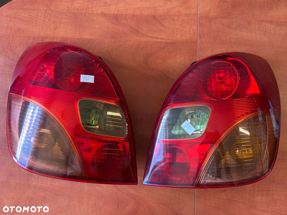 LAMPA PRAWA LEWA TYŁ TOYOTA COROLLA VERSO - 1
