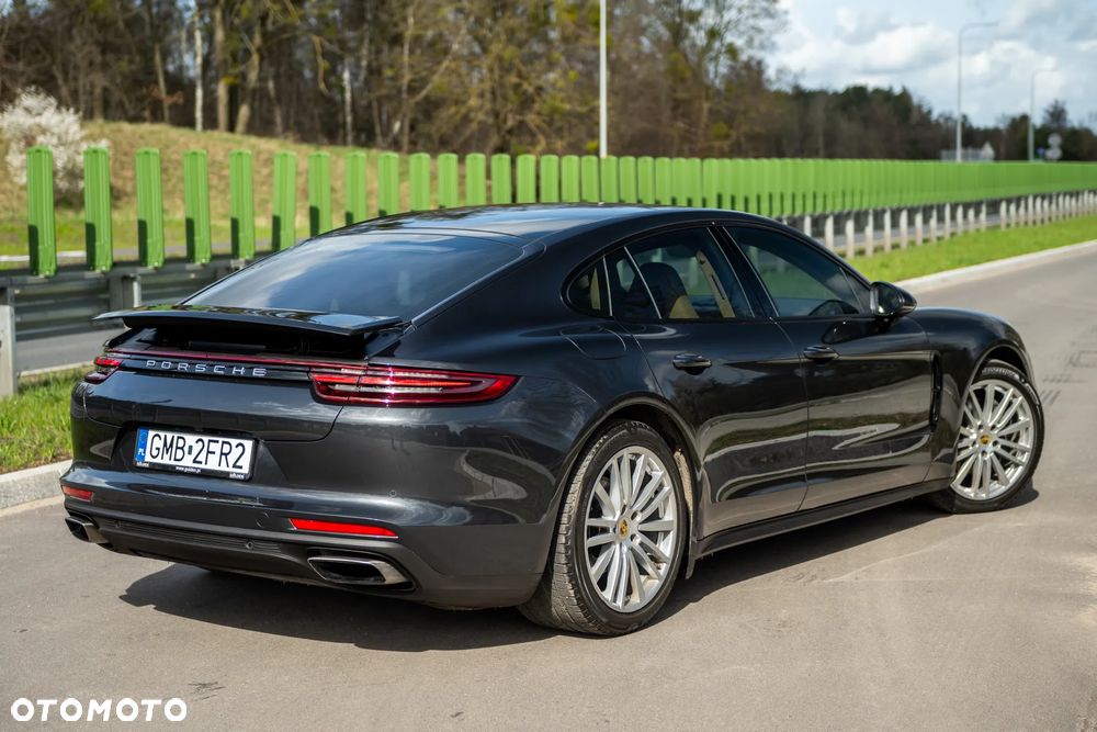 Porsche Panamera - 15