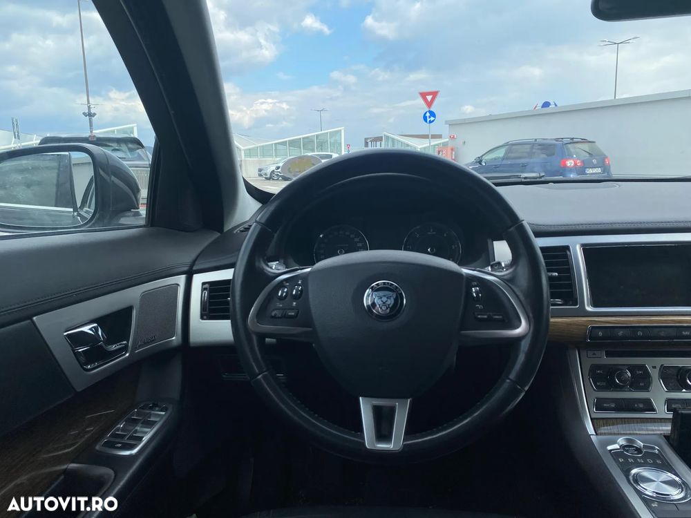 Jaguar XF 2.2D Premium Luxury - 10
