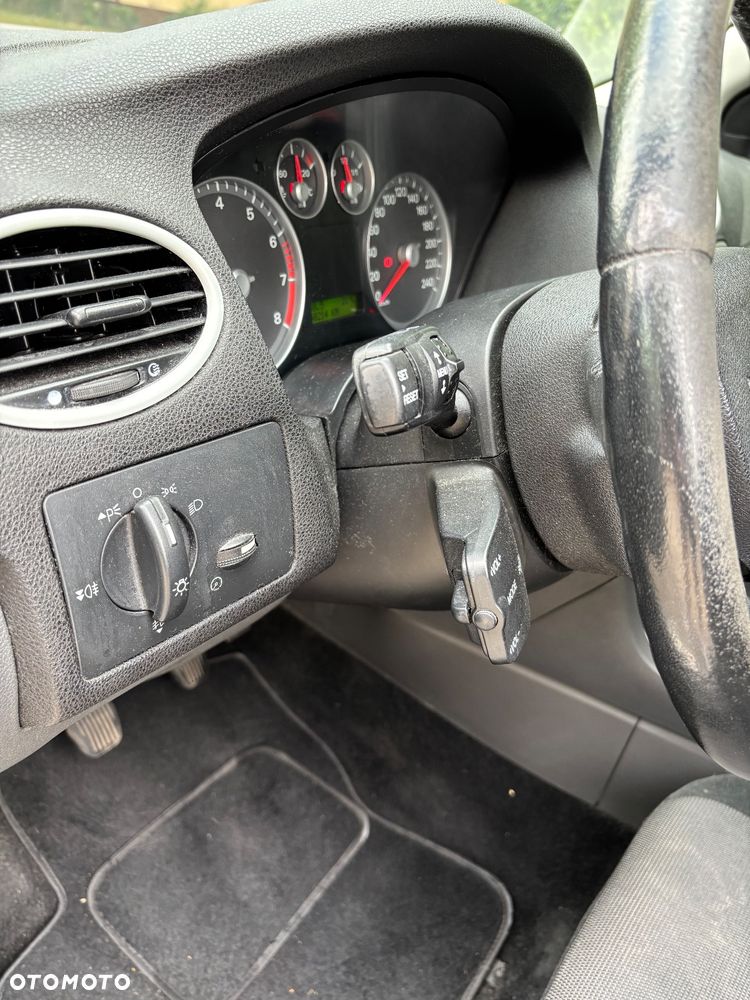 Ford Focus - 8