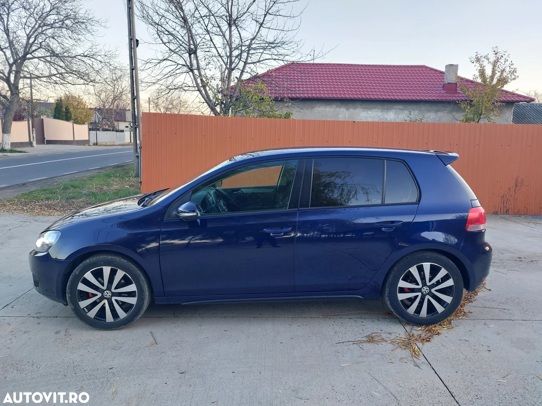 Volkswagen Golf 1.6 TDI DPF Highline - 17